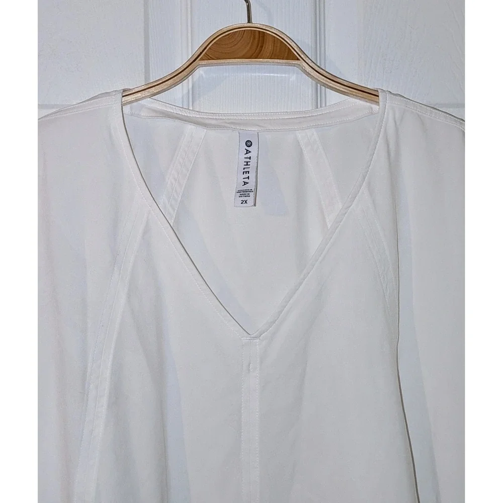 Athleta White V Neck Short Sleeve Scrub Top‎ Plus Size 2X Side Slits Relaxed Fit